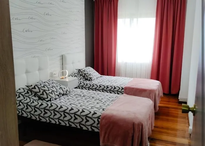 Lägenhet Vivienda Turistica Mou